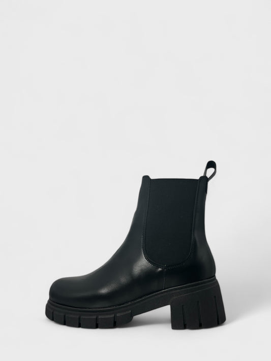 BOTAS BOLTON EN PIEL NAPA COLOR NEGRO