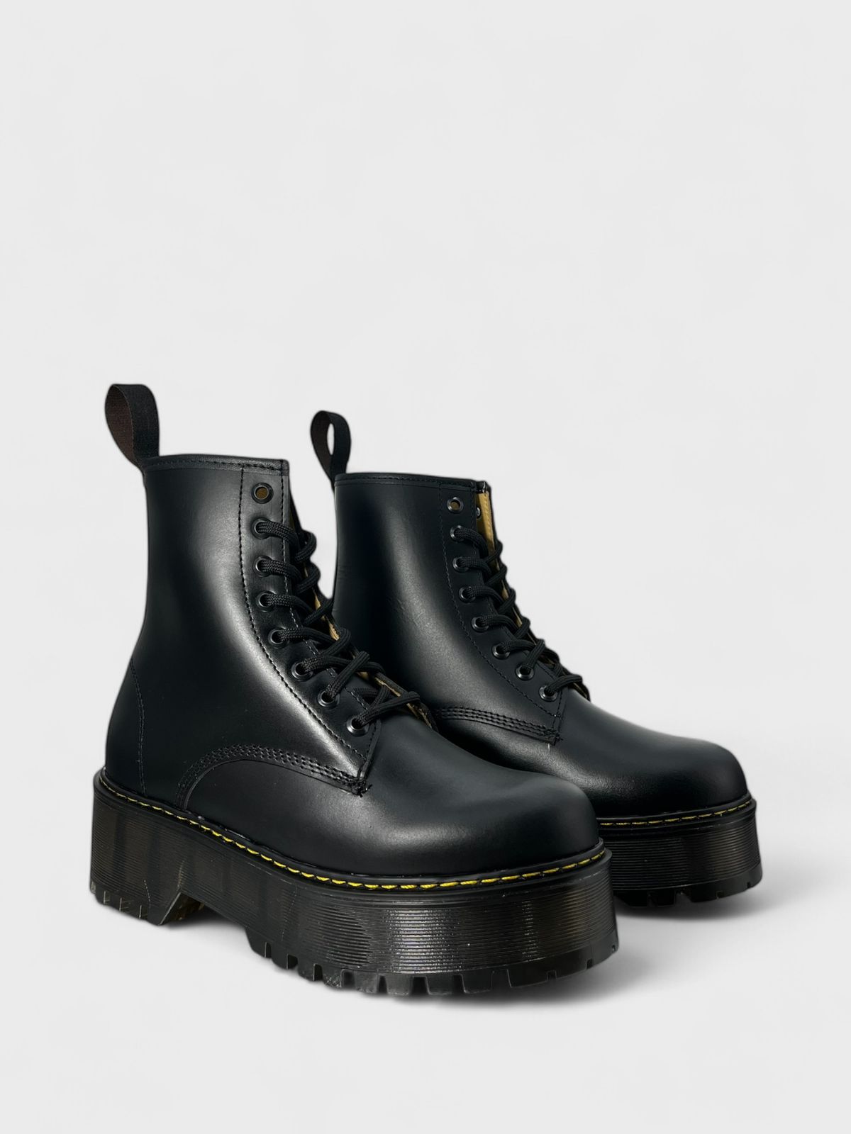 BOTAS JADON EN PIEL SMOOTH COLOR NEGRO