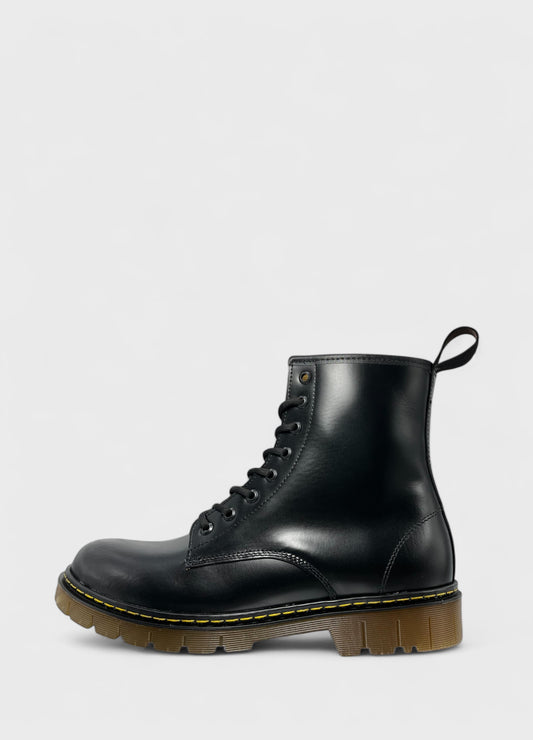 BOTAS CLASSIC EN PIEL SMOOTH COLOR NEGRO